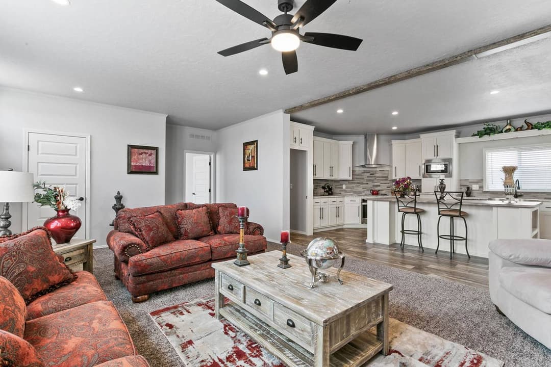 Hidden valley estates / hv6663m interior home features