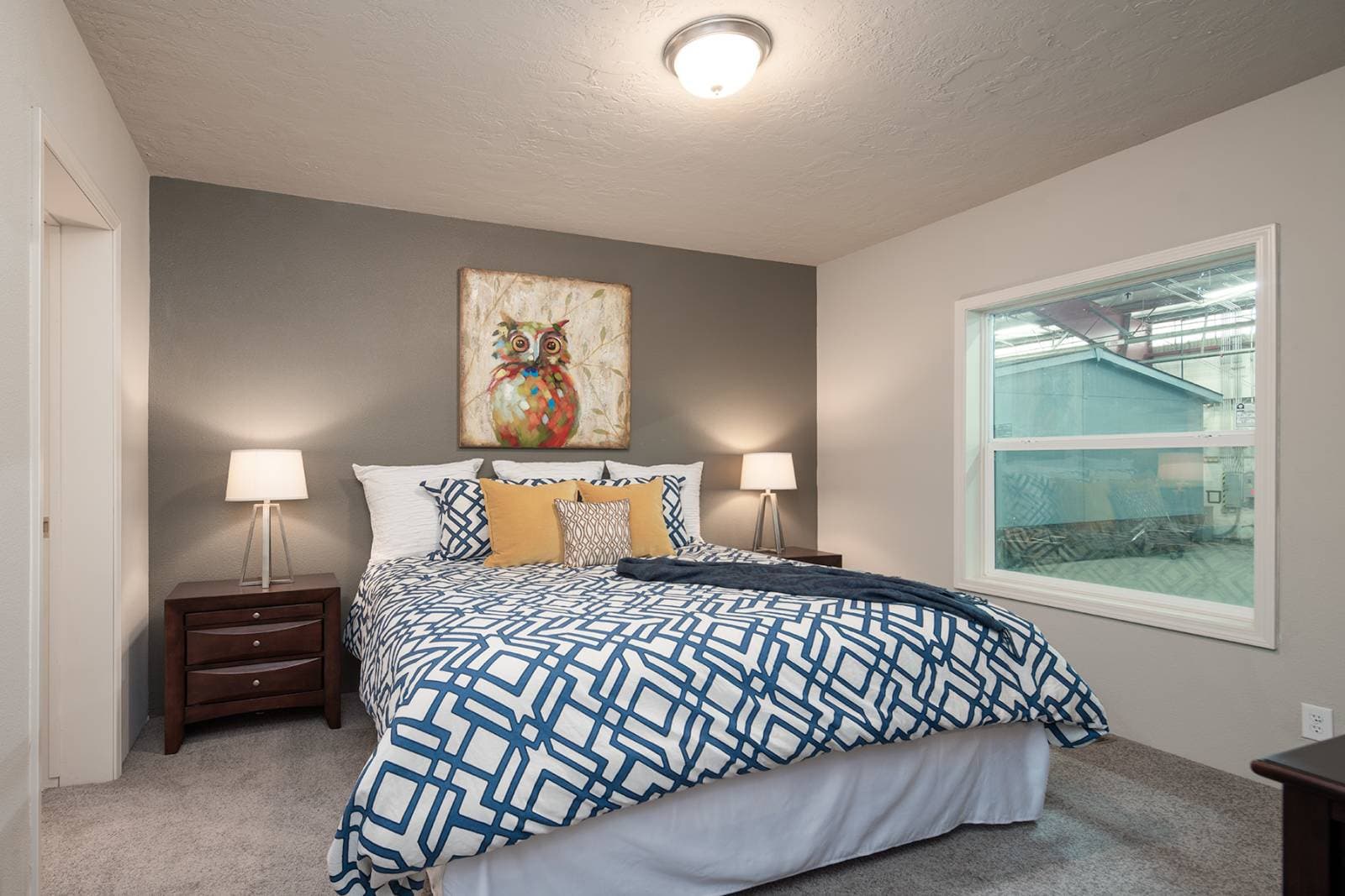 On sale now up to $10,000 off / dreamworks dw-4483b bedroom home features