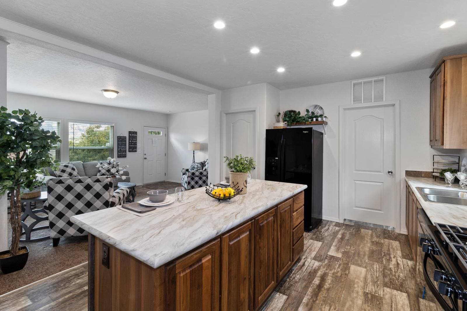 Dreamworks / dw-4603f kitchen home features