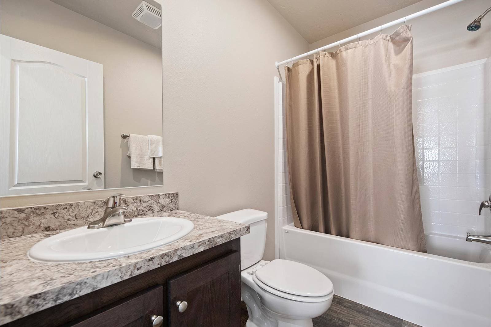 On sale now up to $10,000 off / dreamworks dw-4483b bathroom home features