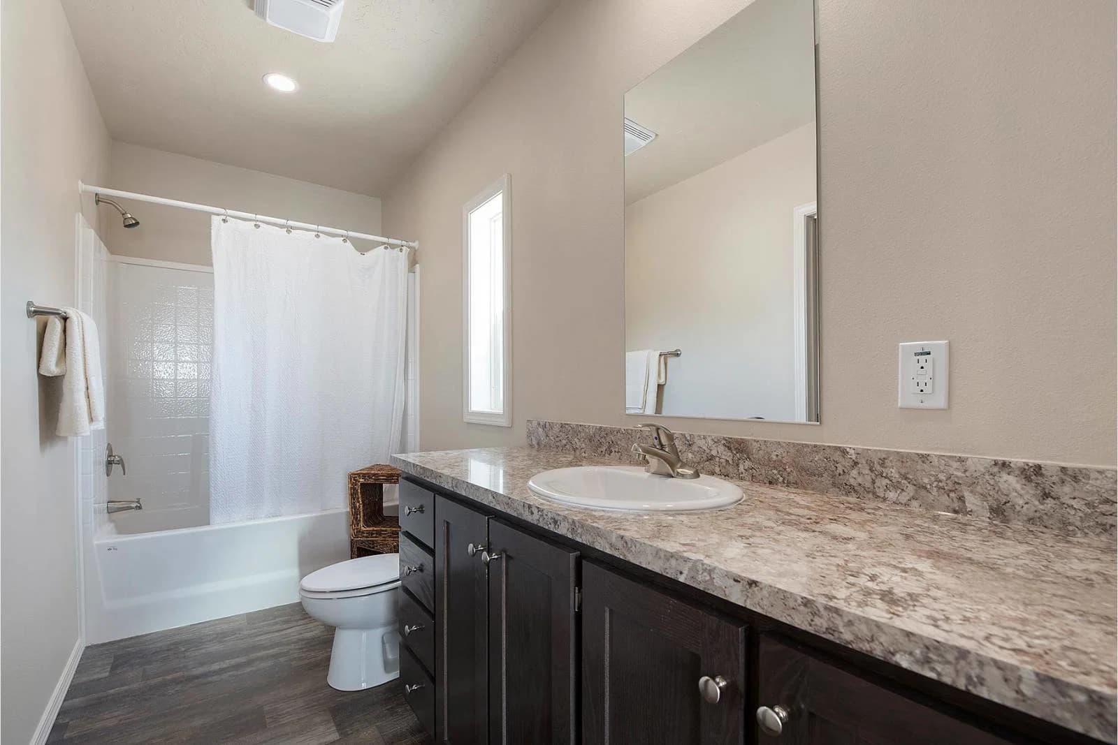 On sale now up to $10,000 off / dreamworks dw-4483b bathroom home features