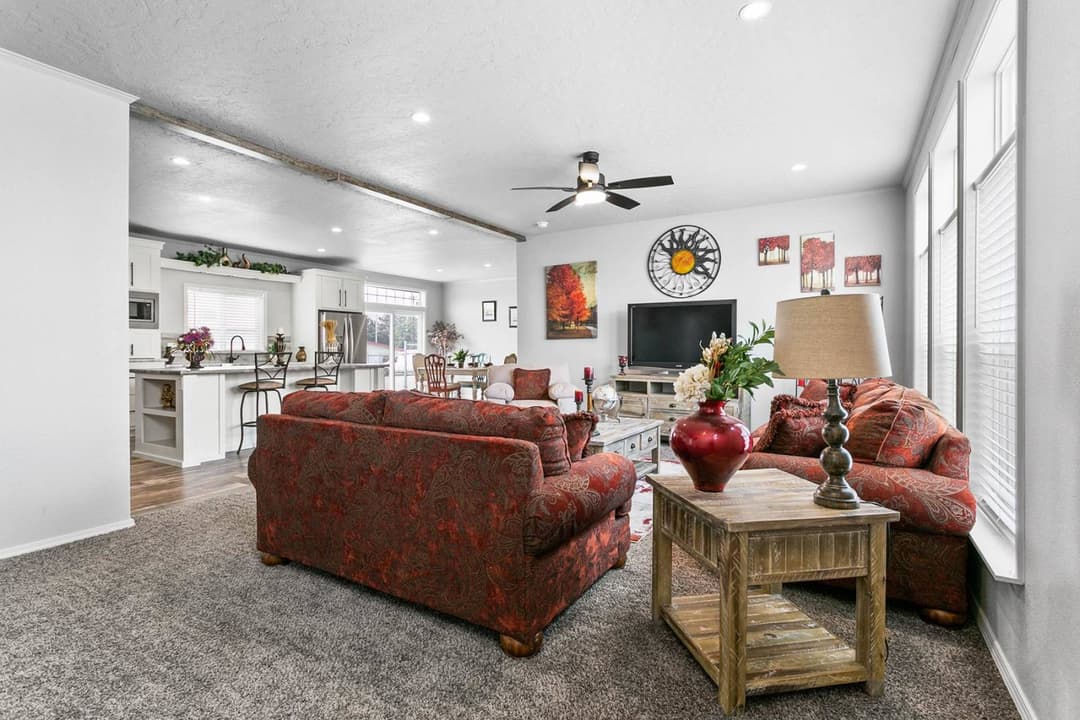 Hidden valley estates / hv6663m interior home features