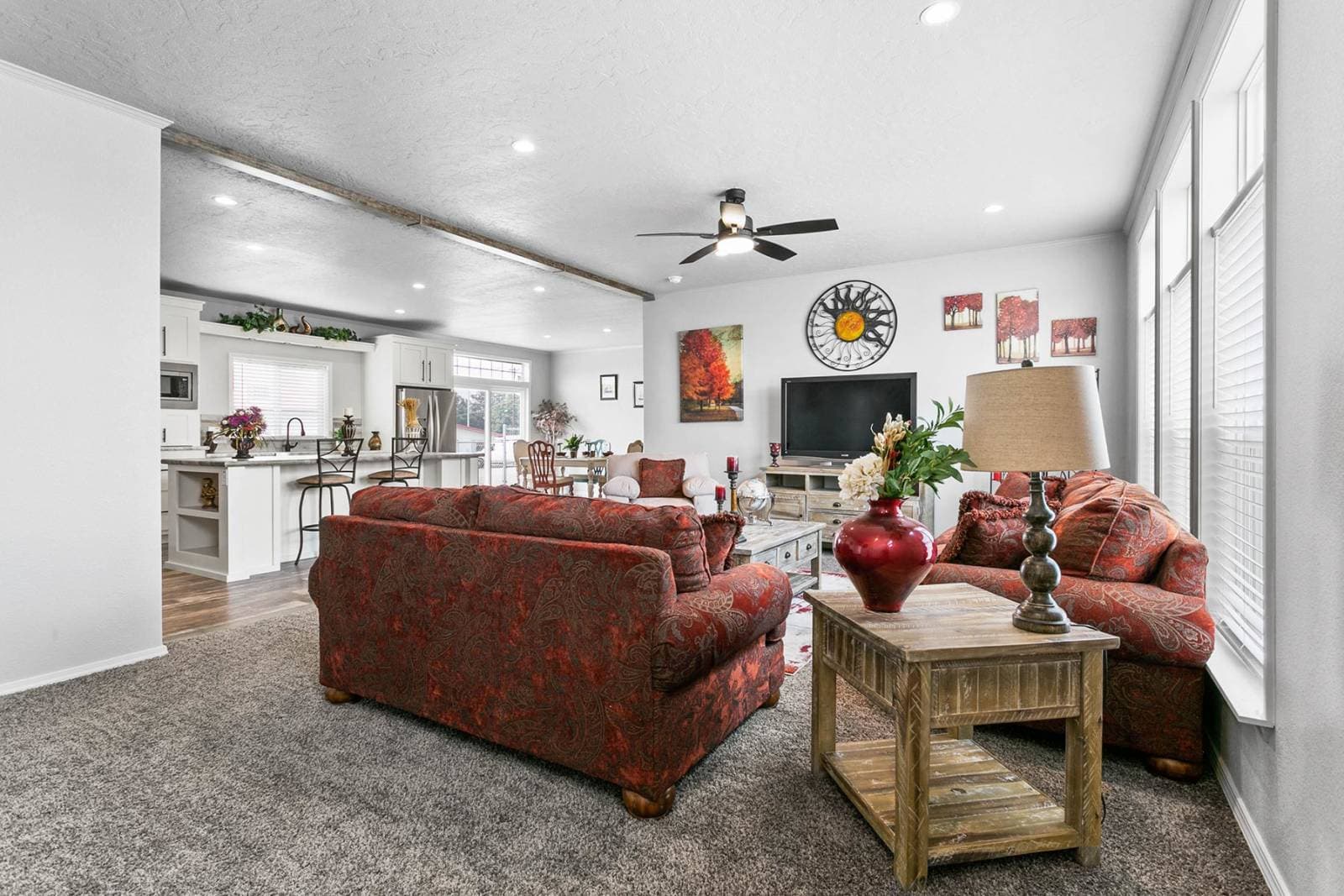 Hidden valley estates / hv6663m interior home features