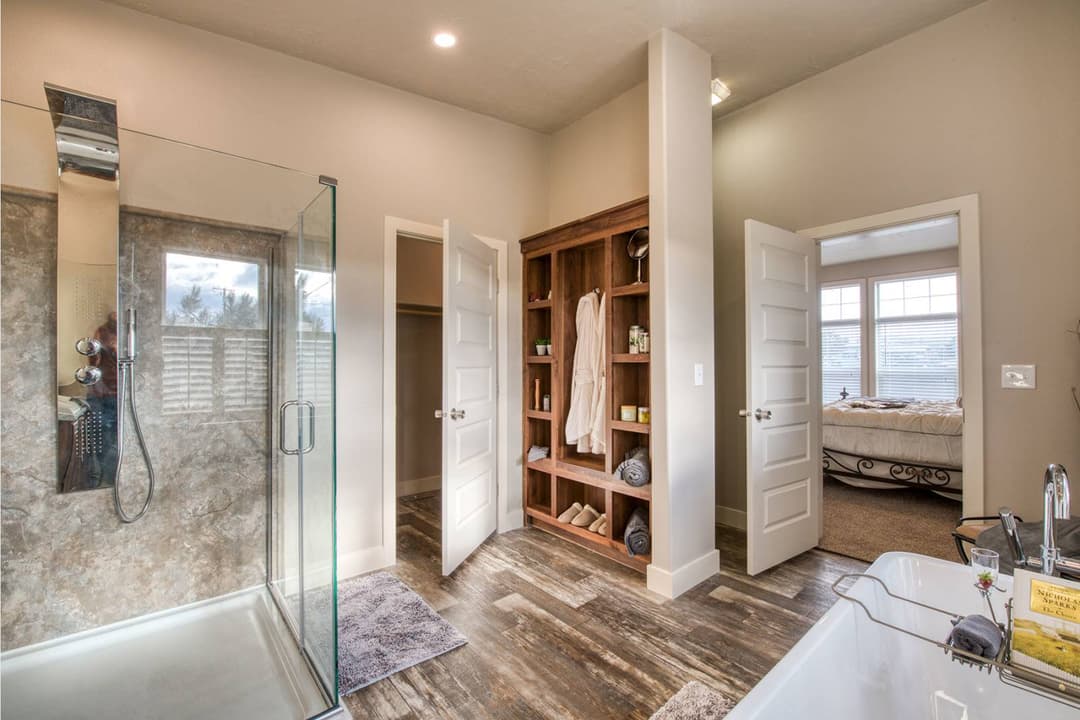 On sale now up to $10,000 off / hidden valley hv6623m bathroom home features