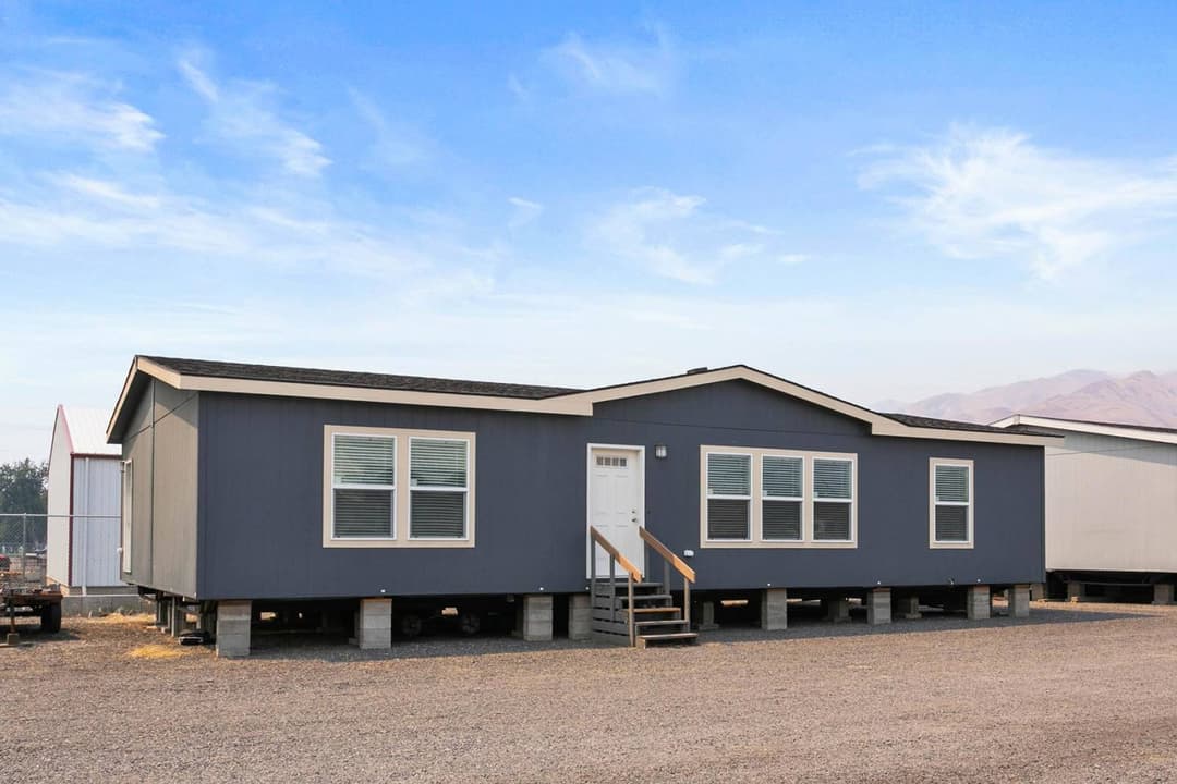 Hidden creek estates / hc6523pxl exterior and hero home features