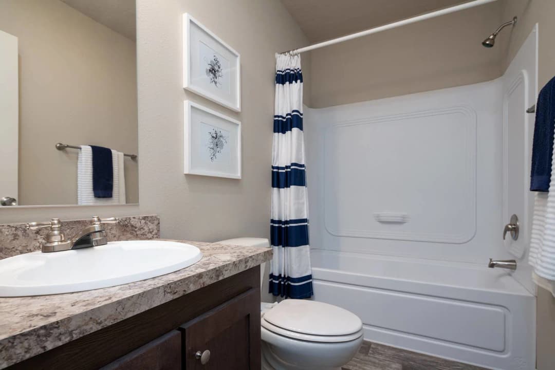 On sale now up to $10,000 off / dreamworks dw-4483b bathroom home features