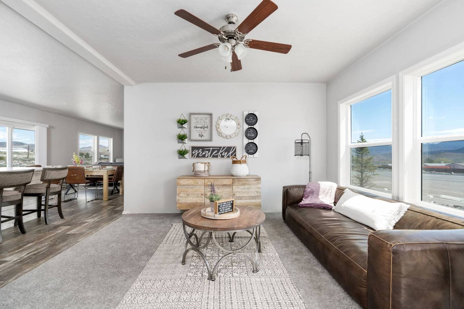 Dreamworks / dw-4603f living room home features