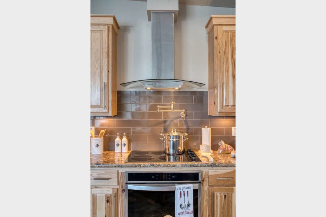 On sale now up to $10,000 off / hidden valley hv6623m kitchen home features