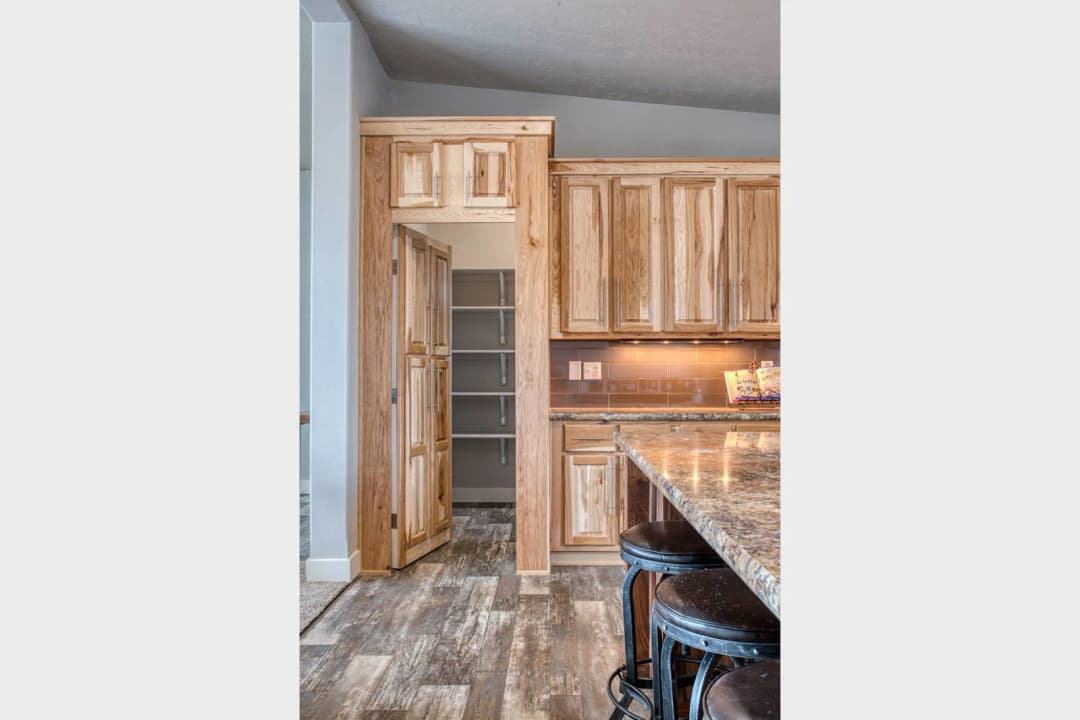 On sale now up to $10,000 off / hidden valley hv6623m kitchen home features