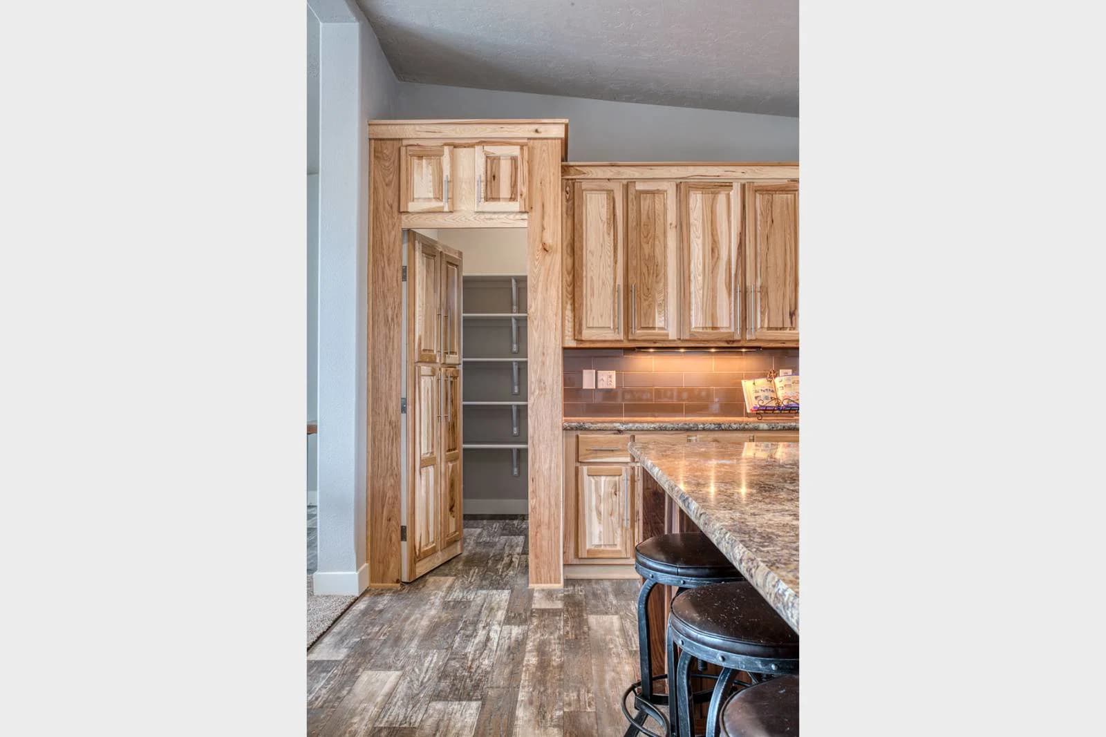 On sale now up to $10,000 off / hidden valley hv6623m kitchen home features