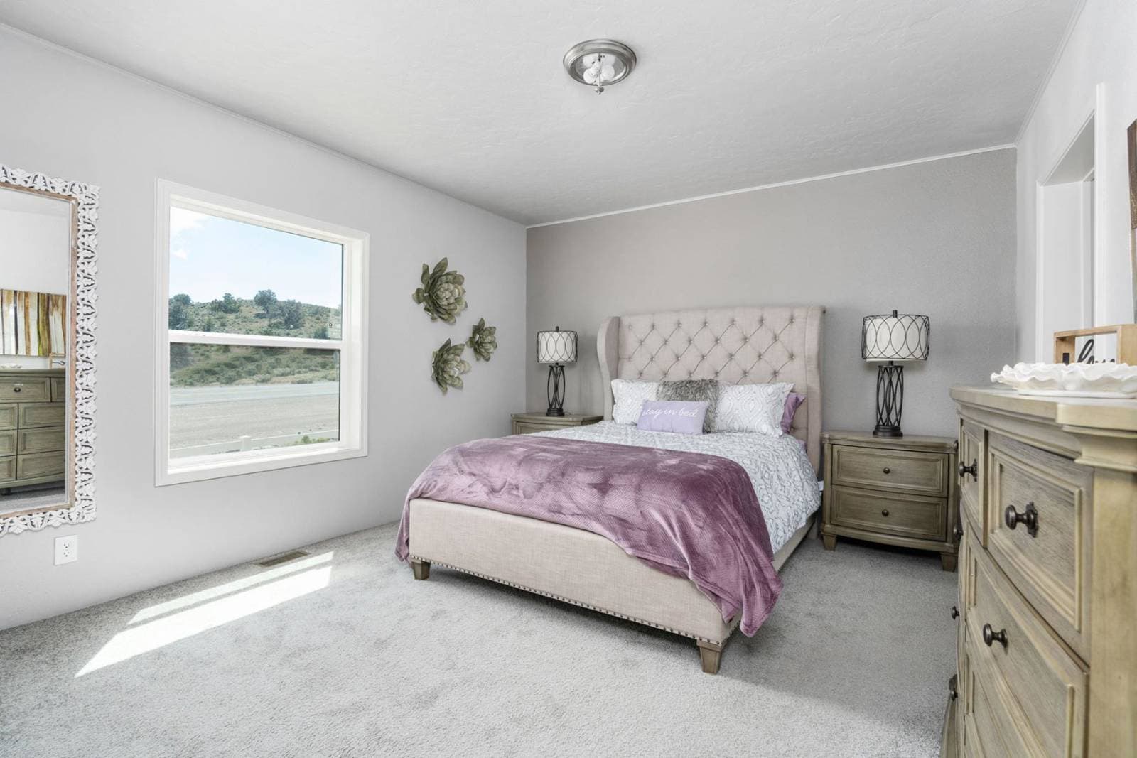 Dreamworks / dw-4603f bedroom home features
