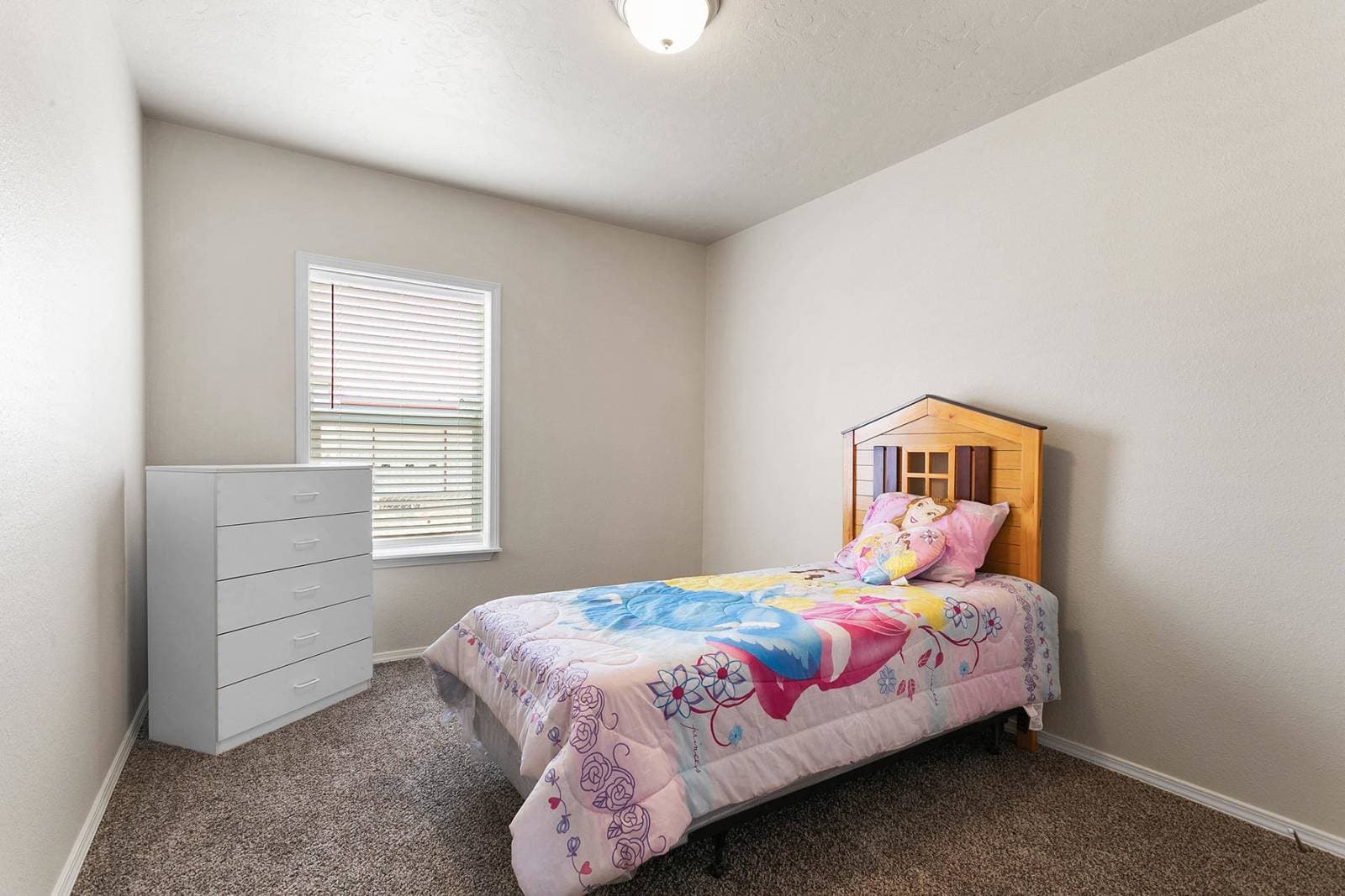 Hidden creek estates / hc6523pxl bedroom home features