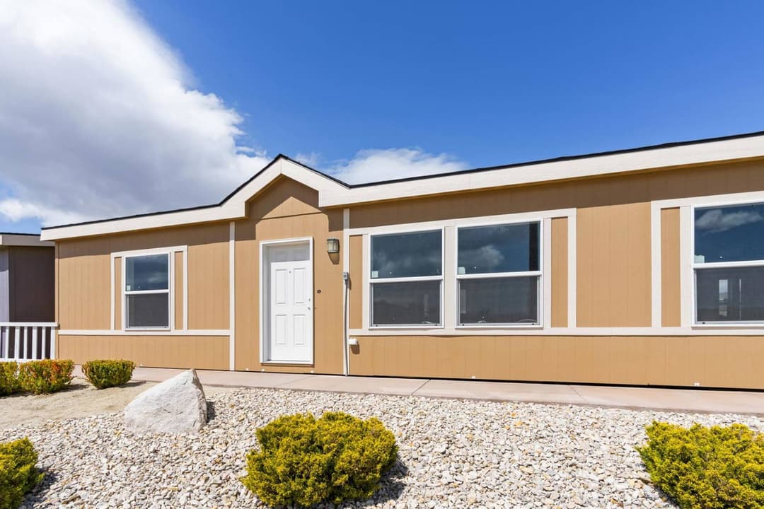 Dreamworks / dw-4603f hero, elevation, and exterior home features