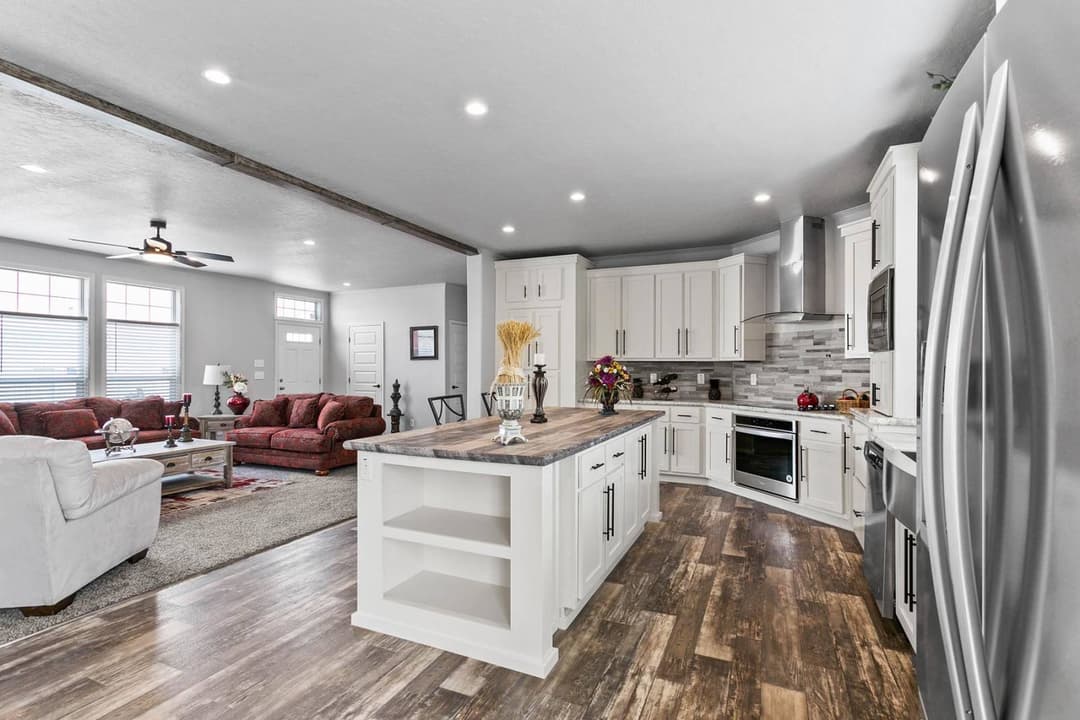 Hidden valley estates / hv6663m kitchen home features