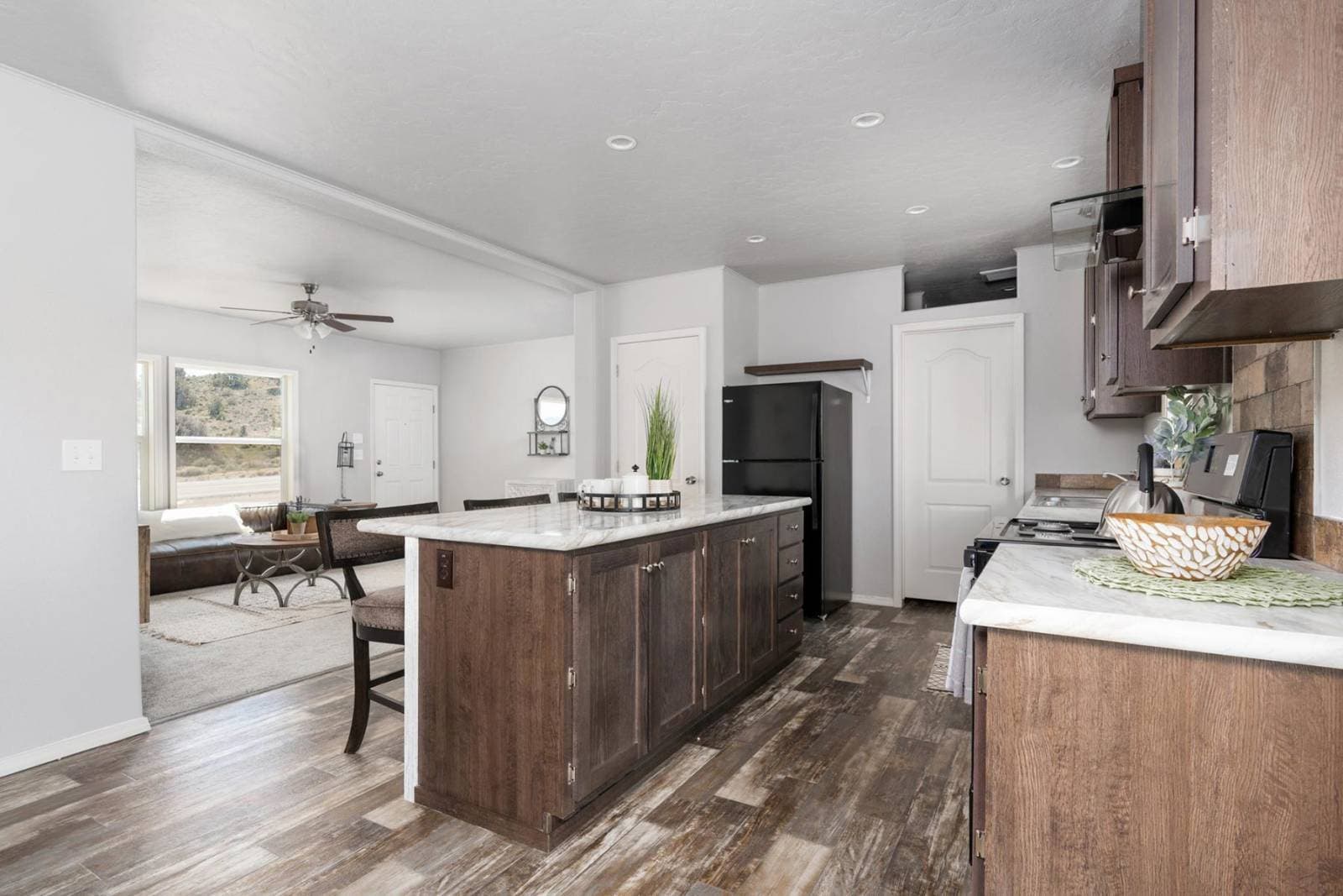 Dreamworks / dw-4603f kitchen home features