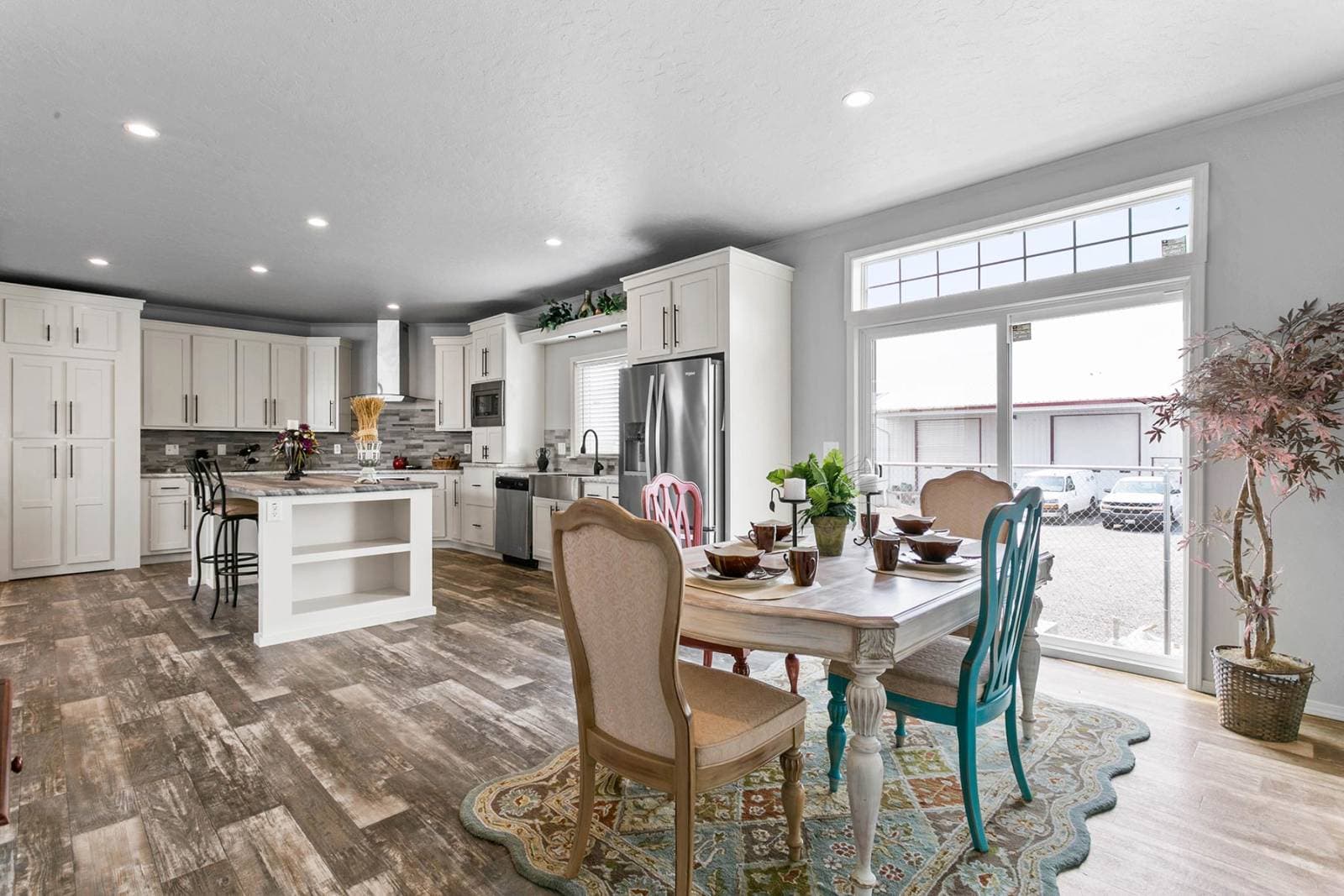 Hidden valley estates / hv6663m interior home features