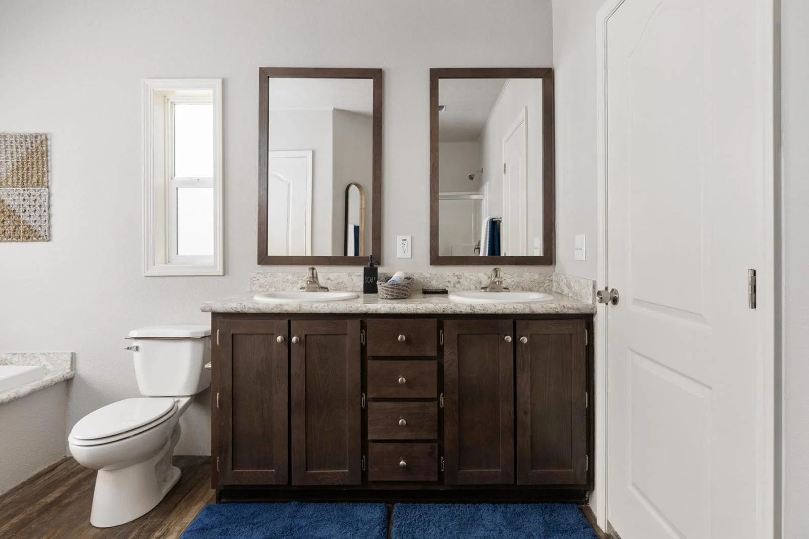 Dreamworks dw4563b bathroom home features