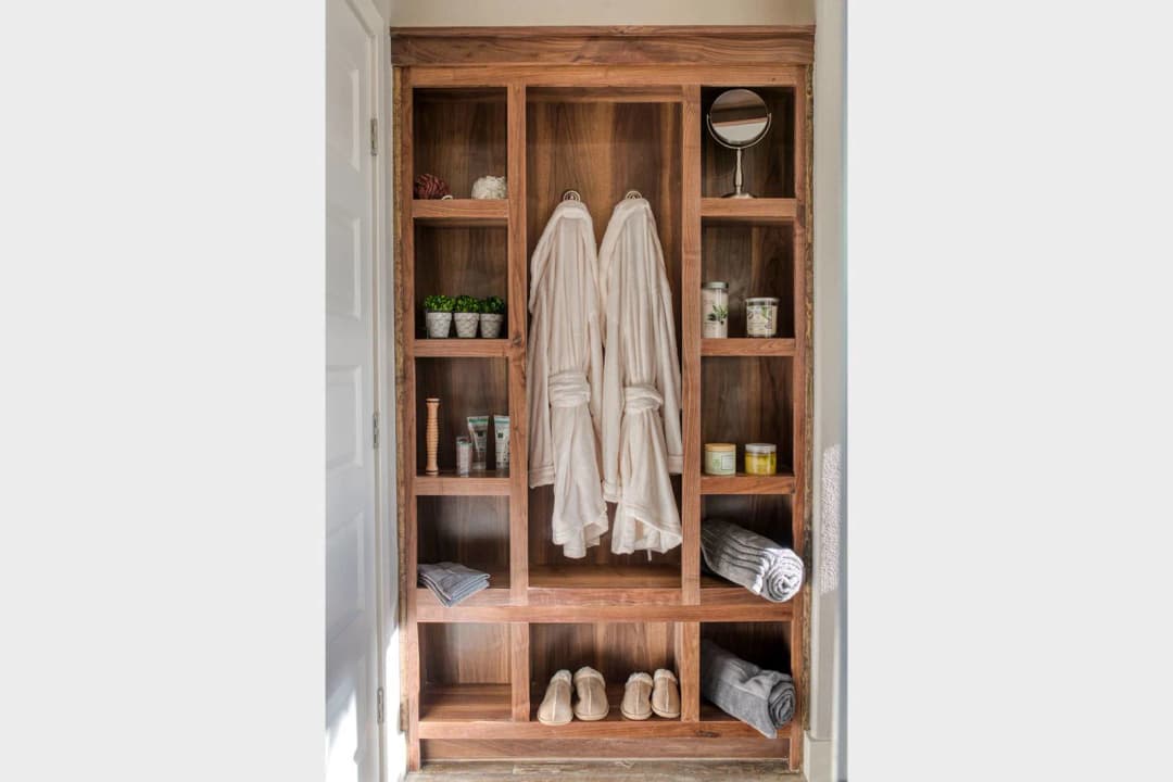 On sale now up to $10,000 off / hidden valley hv6623m bathroom home features