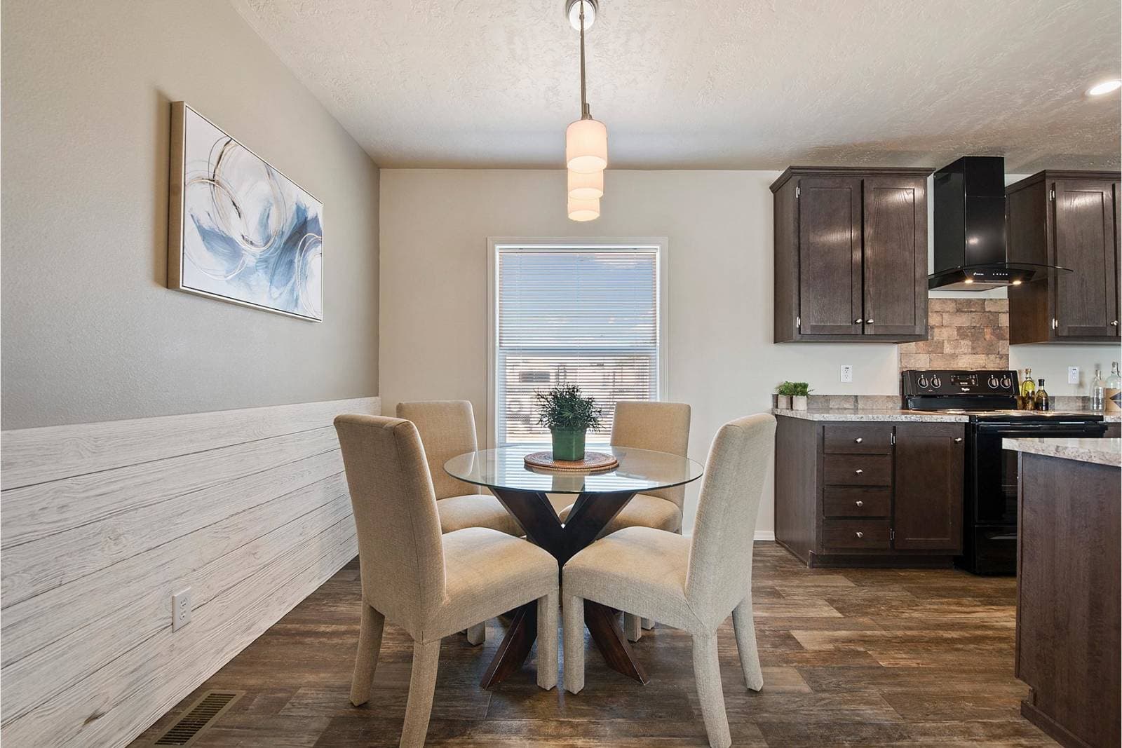 On sale now up to $10,000 off / dreamworks dw-4483b interior home features