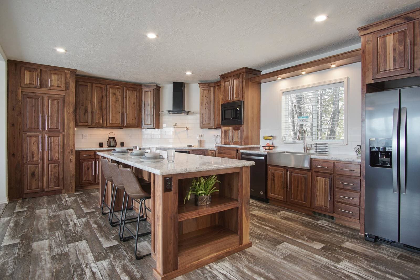 Hidden valley estates / hv6663m kitchen home features