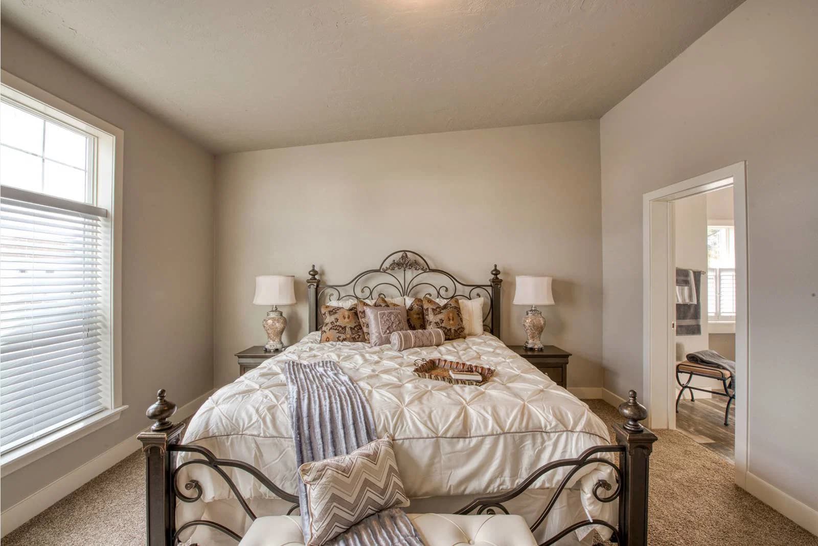 On sale now up to $10,000 off / hidden valley hv6623m bedroom home features